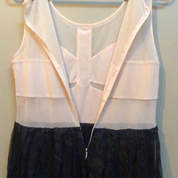 Sleeveless dress w/ sheer skirt—size large - Picture 8 of 9